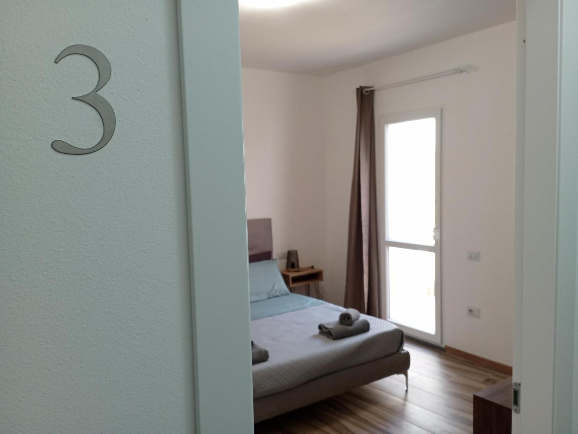 Niu Rooms Ористано Экстерьер фото